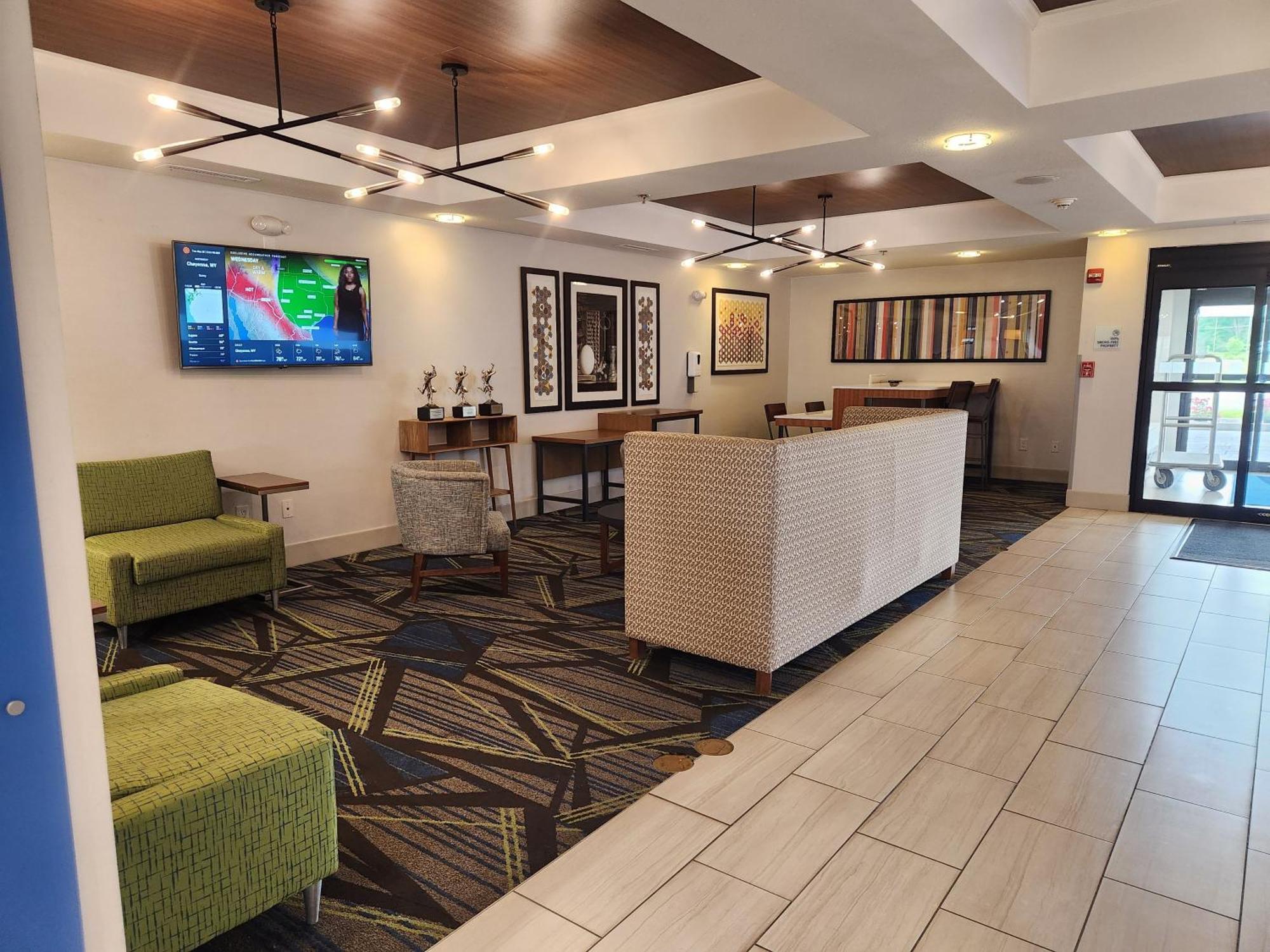 Holiday Inn Express Hotel & Suites Crawfordsville By Ihg Buitenkant foto