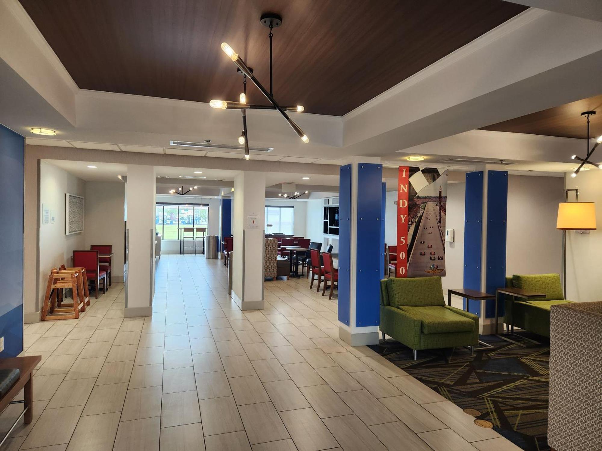 Holiday Inn Express Hotel & Suites Crawfordsville By Ihg Buitenkant foto