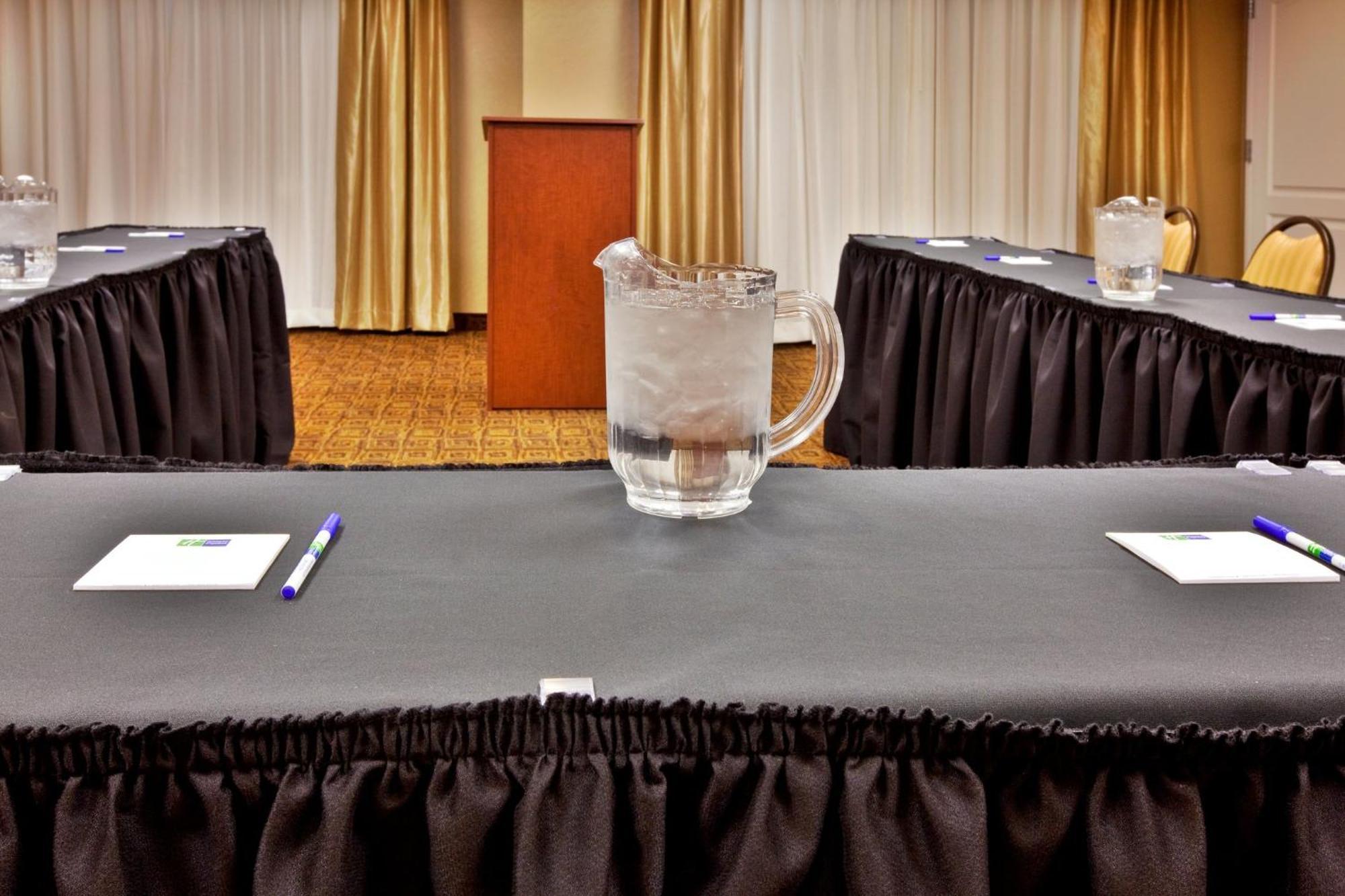 Holiday Inn Express Hotel & Suites Crawfordsville By Ihg Buitenkant foto